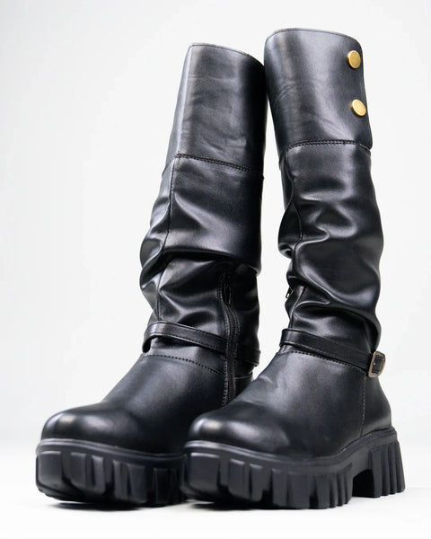 Chunky Platform Round Toe Knee High Boots in Black