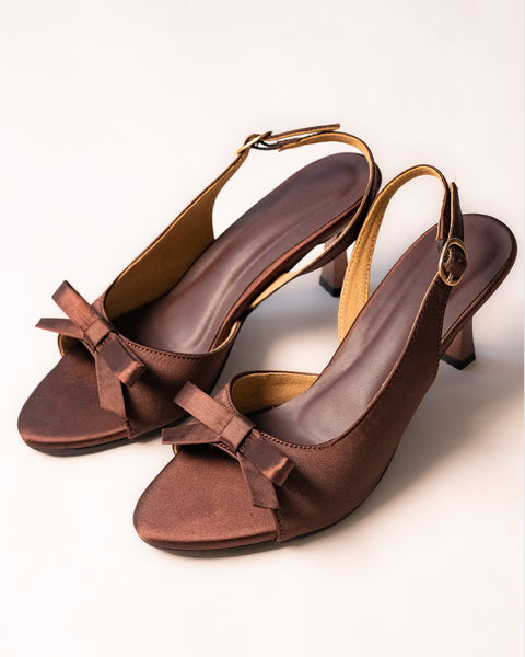 Minimalist Bow Flat Sandals in Brown