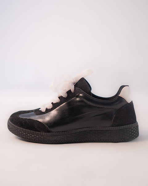 Classic Lace-Up Canvas Shoes In Black