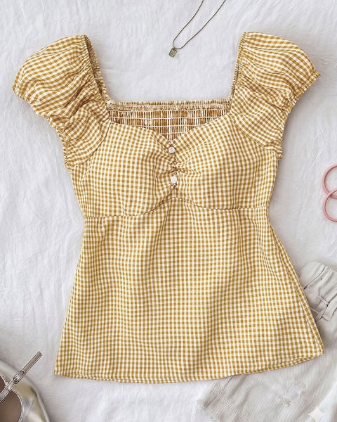 Sweetheart Neck Slim Fit Straight Hem Short Sleeve Top in Yellow