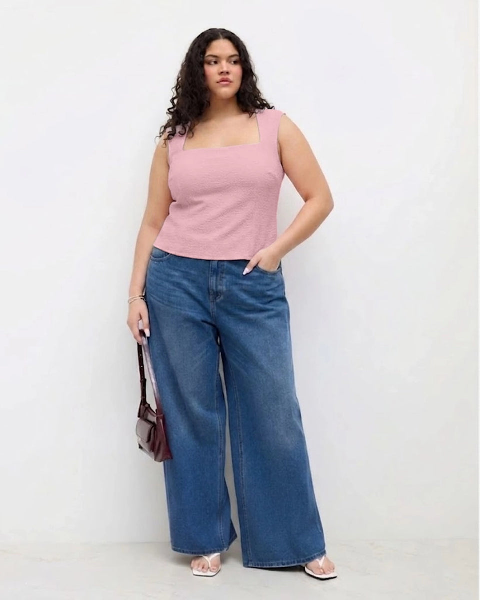 Square Neck Fitted Straight Hem Solid Sleeveless Crop Top Curve