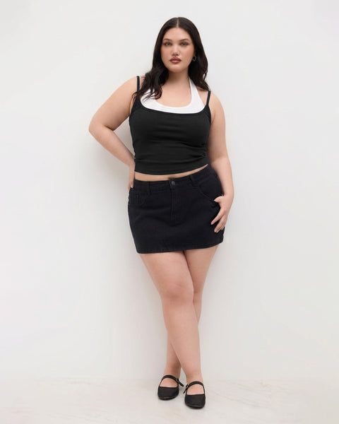 Slim-Fit Straight Hem Solid Sleeveless Tank Top Curve and Plus in Classic Black