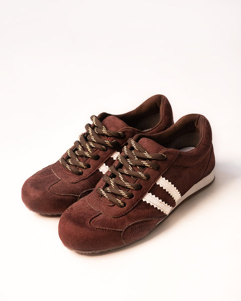 Lace Up Contrast Stripe Low Top Sneakers in Chocolate Brown