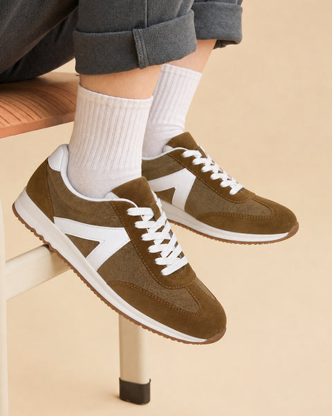 Retro Low Top Lace Up Sneakers in Coffee Brown