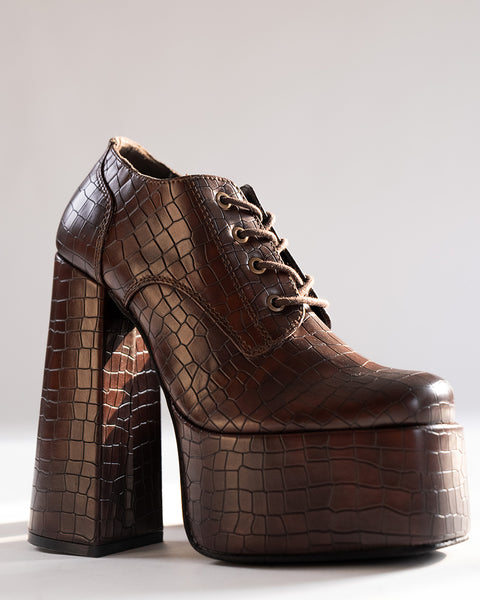 Casual Lace-Up Solid Ankle Boots in Brown