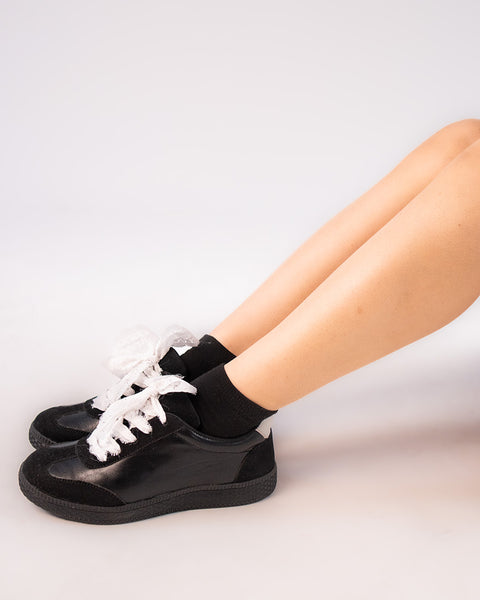 Classic Lace-Up Canvas Shoes In Black