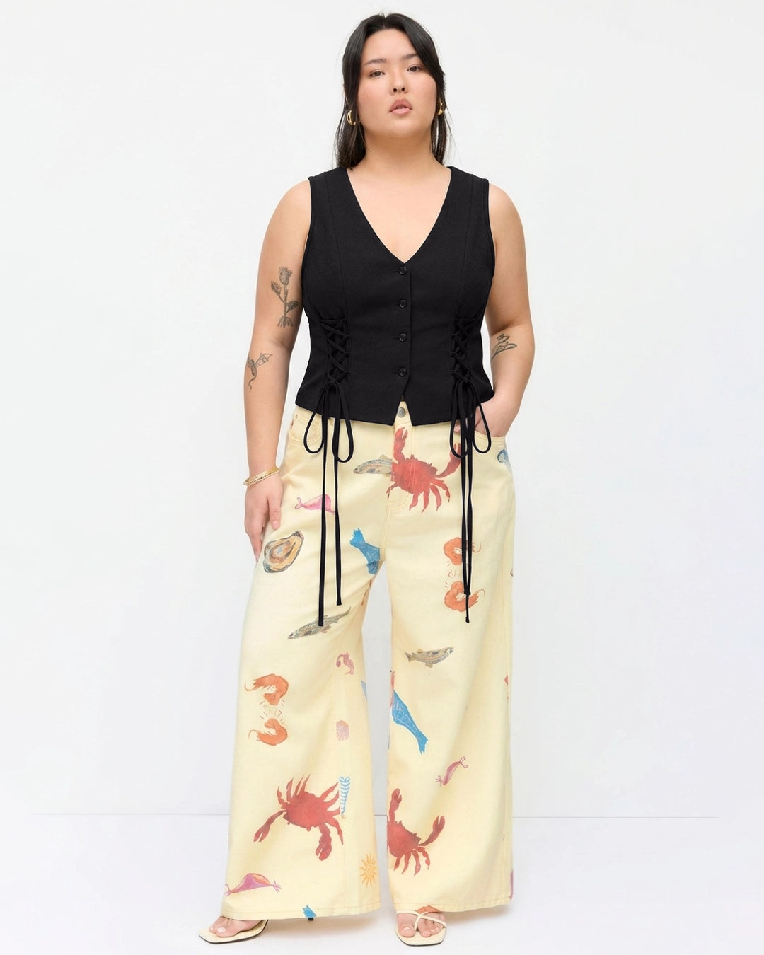 Cross Tie Strap Side Strap Crop Tank Top Curve and Plus In Classic