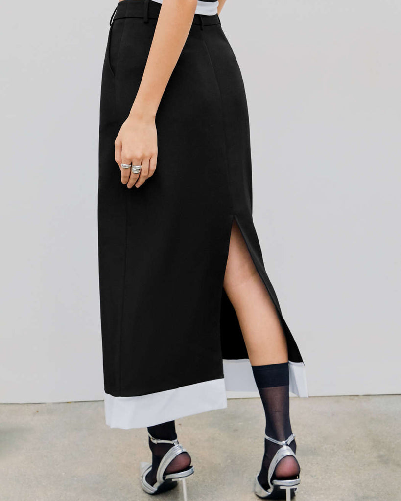 model wearing maxi skirt