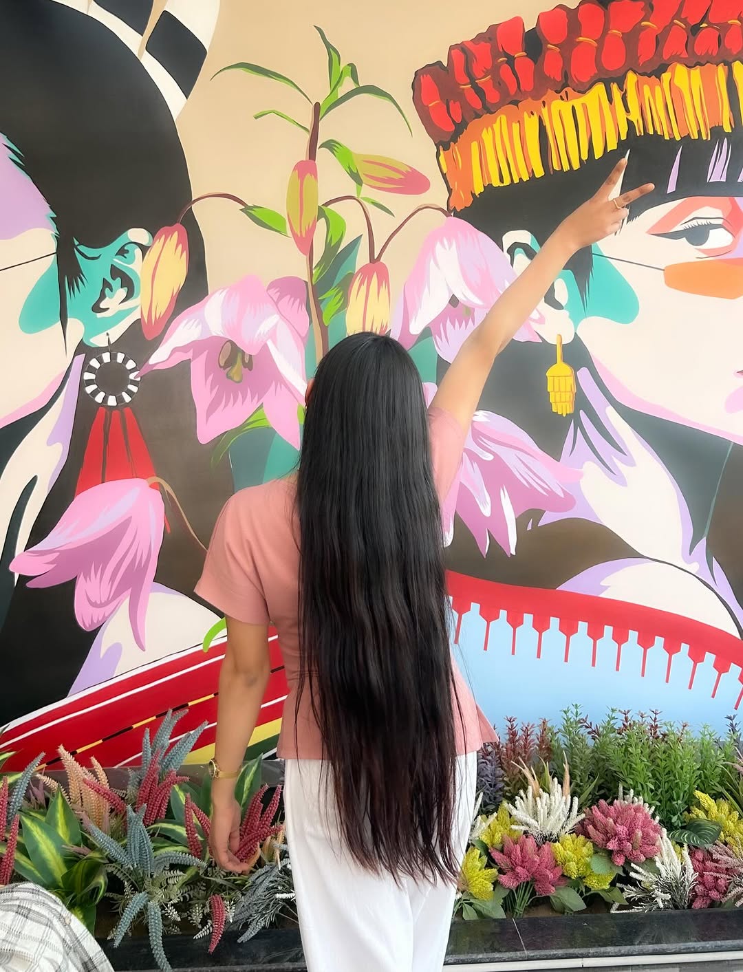 Customer photo 3 of Mid Rise Solid Pocket Straight Leg Trousers In Off-White