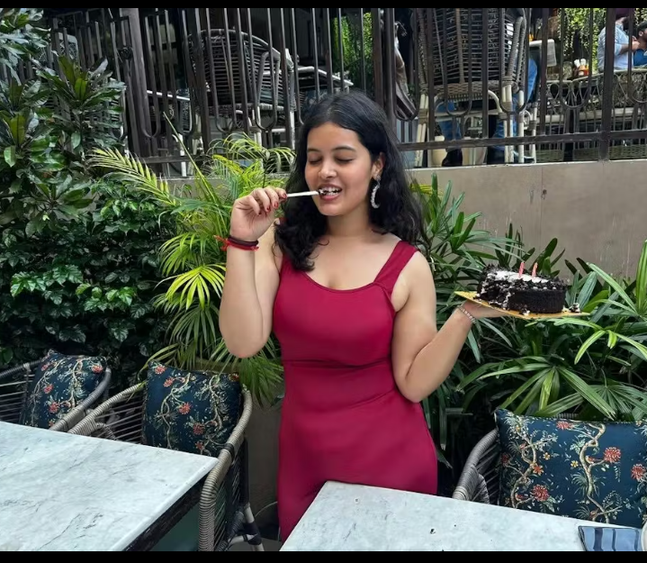 Customer photo 1 of Scoop Neck Backless Bodycon Dress in Burgundy