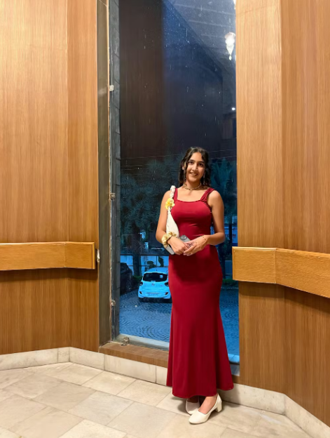 Customer photo 6 of Scoop Neck Backless Bodycon Dress in Burgundy