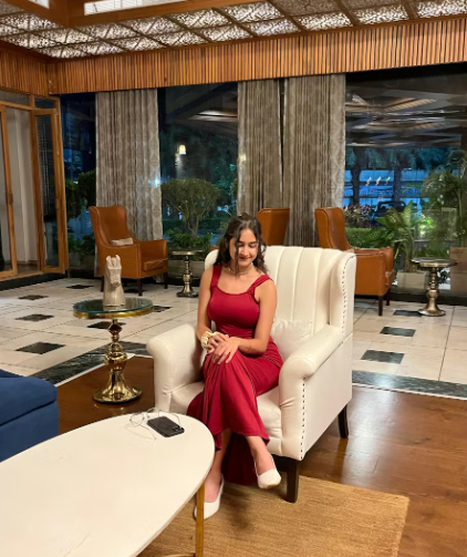 Customer photo 7 of Scoop Neck Backless Bodycon Dress in Burgundy