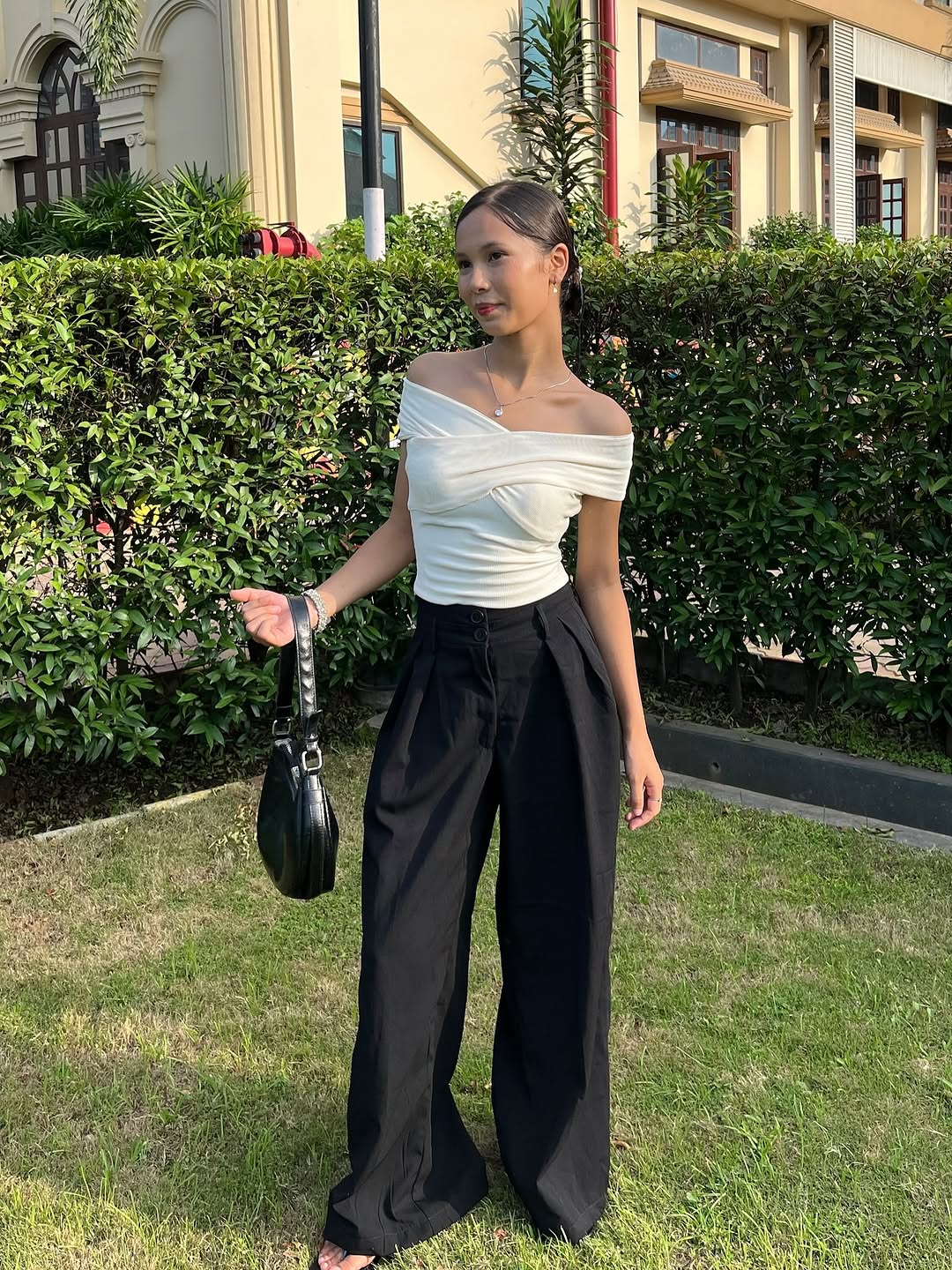 Customer photo 2 of High Waist Pleated Trousers In Black