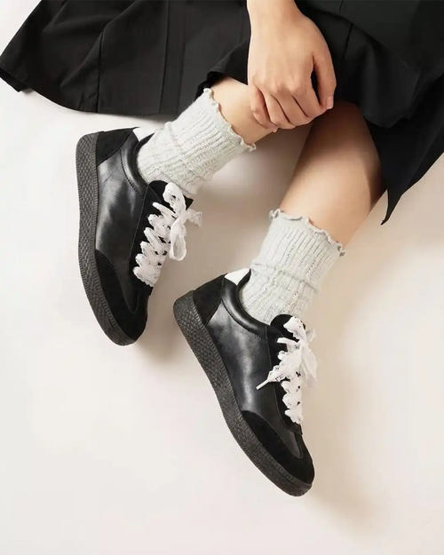 Classic Lace-Up Canvas Shoes In Black