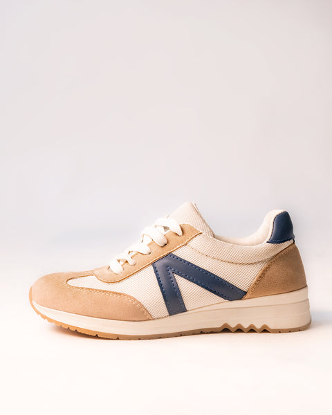 Streetwear Strip Sneakers in Brown