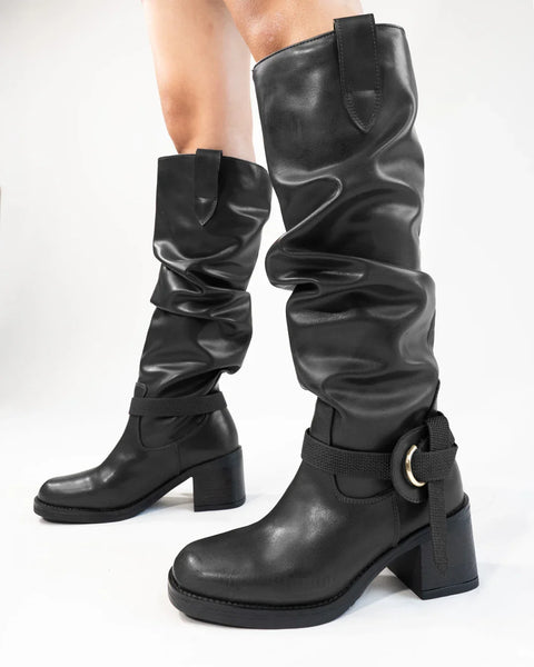 BLACK KNEE-HIGH BOOTS WITH BUCKLE AND HEEL