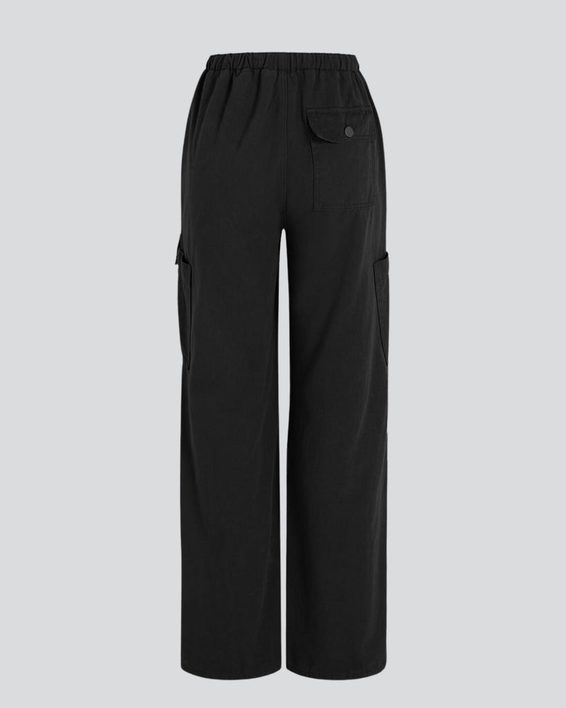 back view of black cargo pant